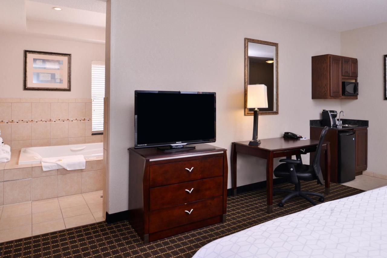 Holiday Inn Express & Suites Pittsburg By Ihg מראה חיצוני תמונה