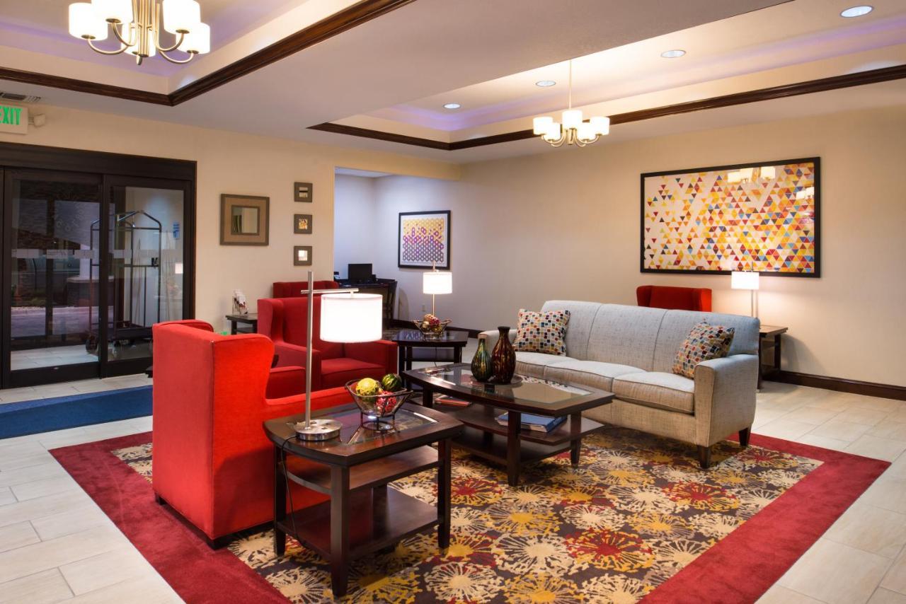 Holiday Inn Express & Suites Pittsburg By Ihg מראה חיצוני תמונה