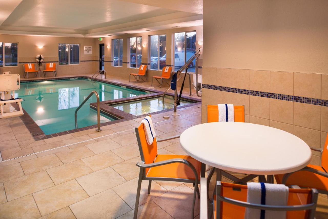 Holiday Inn Express & Suites Pittsburg By Ihg מראה חיצוני תמונה