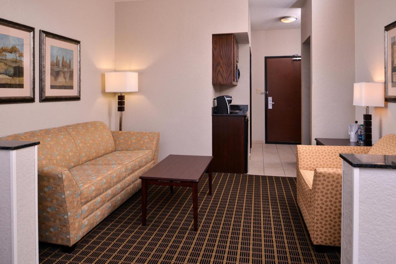 Holiday Inn Express & Suites Pittsburg By Ihg מראה חיצוני תמונה